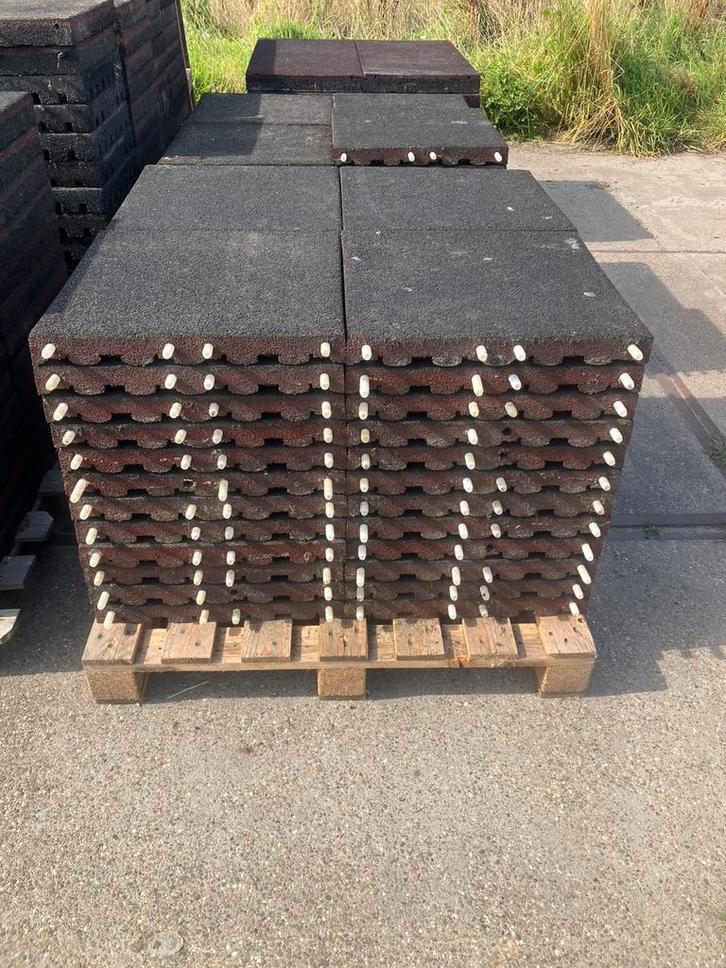 🐴 48 vochtdoorlatende rubberen staltegels 50x50x5,5cm 🐴, Dieren en Toebehoren, Stalling en Weidegang, Toebehoren, 2 of 3 paarden of pony's