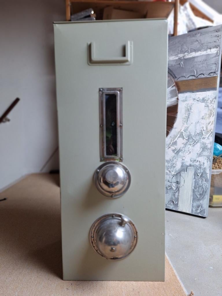 Zeer oude metalen silo, Ophalen, Gebruikt, Vintage