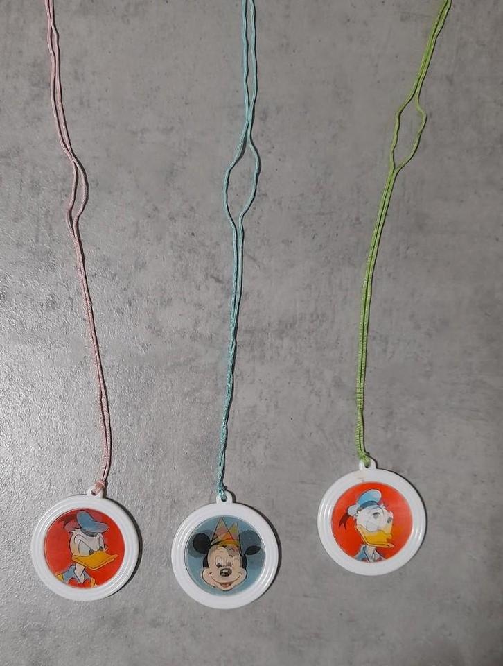 Mickey Mouse en Donald Duck Disney hangers, Verzamelen, Stripfiguren, Zo goed als nieuw, Gebruiksvoorwerp, Overige figuren, Ophalen of Verzenden