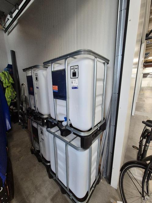 IBC Container 600 liter Wit Kunststof Onderstel 4 stuks, Tuin en Terras, Regentonnen, Zo goed als nieuw, Kunststof, 150 liter of meer