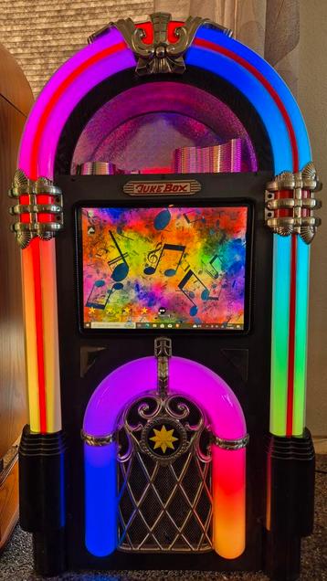 Jukebox 15inch touchscreen wifi bleutooth Spotify enzzzz  beschikbaar voor biedingen