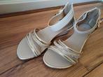 Sandalen met siersteentjes en sleehakje, Beige, Nieuw, Top Or, Sandalen of Muiltjes
