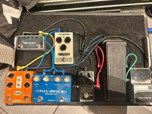Pedalboard/gitaareffecten compleet met flightcase, Muziek en Instrumenten, Effecten, Zo goed als nieuw, Ophalen