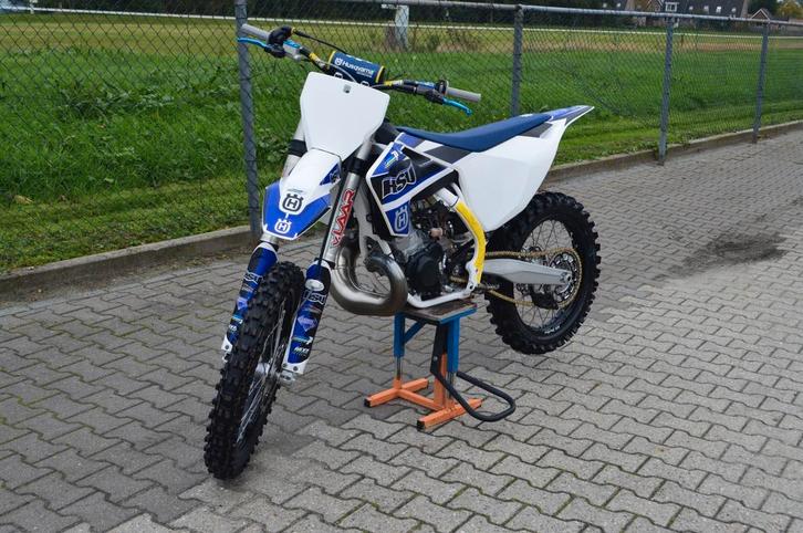 Husqvarna 300 - 2017 - Zeer nette staat!, Fietsen en Brommers, Brommers | Crossbrommers, Zo goed als nieuw, Overige merken, Ophalen