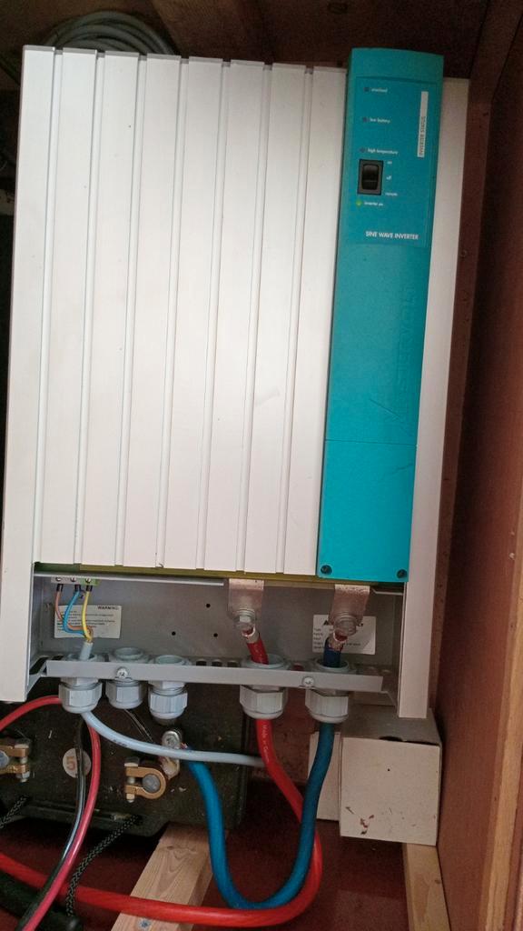 Omvormer plus accu, Doe-het-zelf en Verbouw, Elektra en Kabels, Ophalen