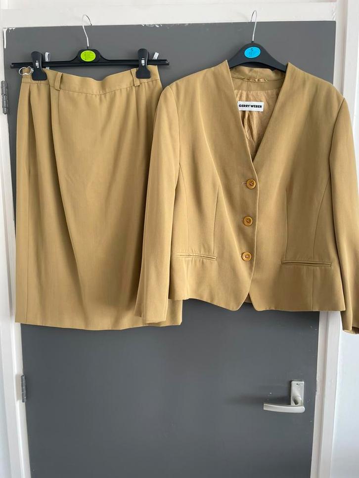 Mantelpak, Kleding | Dames, Jasjes, Kostuums en Pakken, Zo goed als nieuw, Kostuum of Pak, Maat 38/40 (M), Overige kleuren, Ophalen of Verzenden