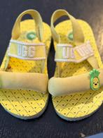 Ugg sandaaltjes, Kinderen en Baby's, Babykleding | Schoentjes en Sokjes, Ophalen of Verzenden, Zo goed als nieuw, Meisje