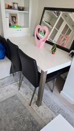 Moderne witte eettafel met 6 zwarte stoelen, Huis en Inrichting, Tafels | Eettafels, Gebruikt, 100 tot 150 cm, Ophalen of Verzenden