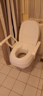 Luxe toilet verhoger met leuningen., Ophalen, Zo goed als nieuw