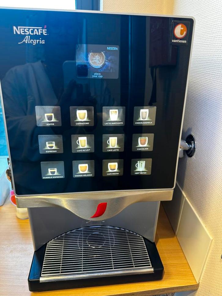 Nescafe  Alegria koffiemachine, Witgoed en Apparatuur, Koffiezetapparaten, Gebruikt, Overige typen, Combi, 10 kopjes of meer, Ophalen