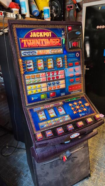 Nette Twintimer Jackpot Halversie  beschikbaar voor biedingen