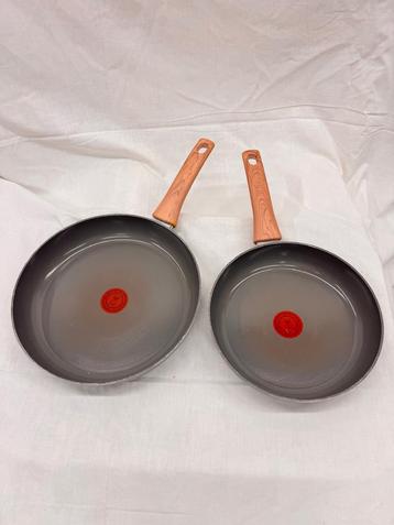 Tefal Renew Pannenset 24 & 28 cm beschikbaar voor biedingen