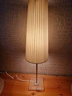 Een aparte en een grote schemerlamp zeer aparte lampenkap, Ophalen of Verzenden, Gebruikt, Metaal, 75 cm of meer
