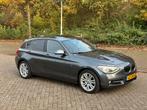 BMW 1-Serie 114I Sport Xenon Schuifdak Leer, 1-Serie, 65 €/maand, Achterwielaandrijving, Zwart