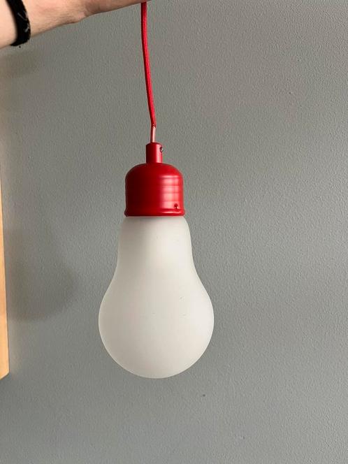 Pop art vintage lamp Maxeda  in vorm van gloeilamp bulb, Huis en Inrichting, Lampen | Hanglampen, Gebruikt, Minder dan 50 cm, Glas