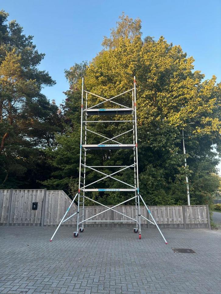 Rolsteiger huren / te huur inclusief aanhanger 8 meter, Doe-het-zelf en Verbouw, Steigers, Zo goed als nieuw, Rolsteiger of Kamersteiger