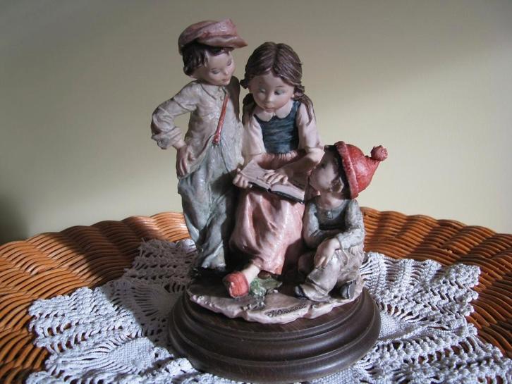 Lieflijk & schattig beeld * Giuseppi Armani * porselein *, Antiek en Kunst, Antiek | Porselein, Ophalen of Verzenden