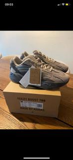 Yeezy Boost 700, Ophalen, Nieuw, Sneakers of Gympen, Yeezy Boost 350 V2
