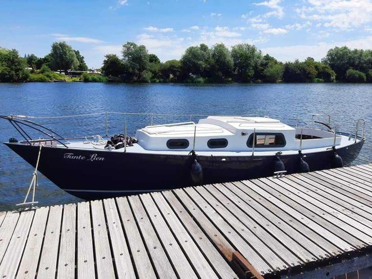 Motorboot inclusief stallingstrailer, Watersport en Boten, Sloepen, Gebruikt, Overige brandstoffen