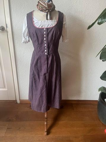 Dirndl maat 40/42  beschikbaar voor biedingen