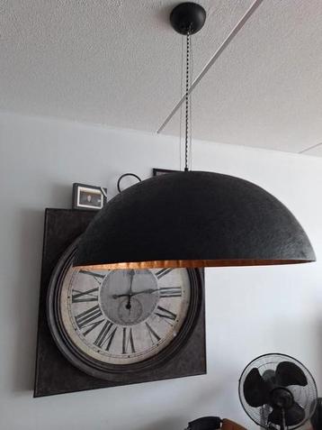 Mooie hanglamp met een industriel look.  beschikbaar voor biedingen