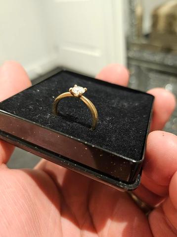 Gouden ring 14k  beschikbaar voor biedingen