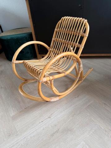 Mooie Rotan Kinderstoel superleuk en stevig Stoel Koopje beschikbaar voor biedingen