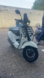 Vespa sprint 80cc full Malossi Turbokit uitlaat vol optie, Fietsen en Brommers, Scooters | Vespa, Ophalen, Zo goed als nieuw, Benzine