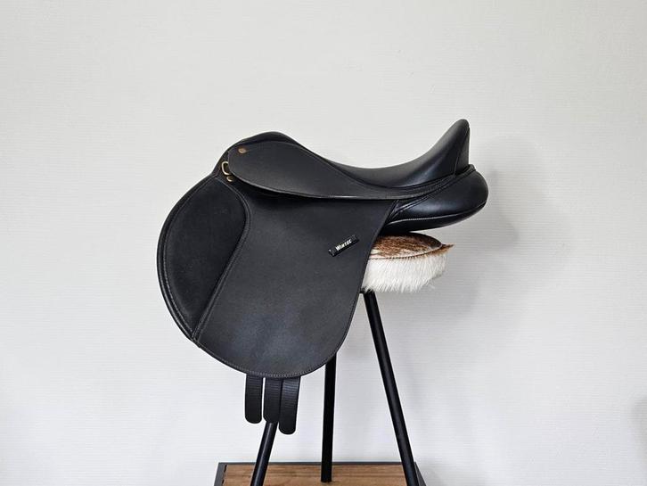 Veelzijdigheidszadels 15 t/m 18 inch. Diverse merken., Dieren en Toebehoren, Paarden en Pony's | Zadels, Zo goed als nieuw, Recreatie