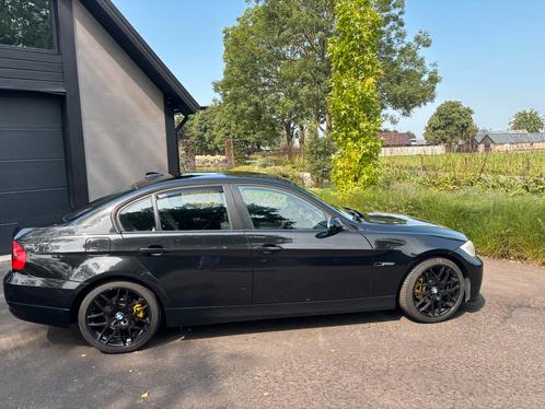BMW 320i HIGH EXCUTIVE met twee setjes velgen, Auto's, BMW, Particulier, 3-Serie, Achteruitrijcamera, Airbags, Airconditioning