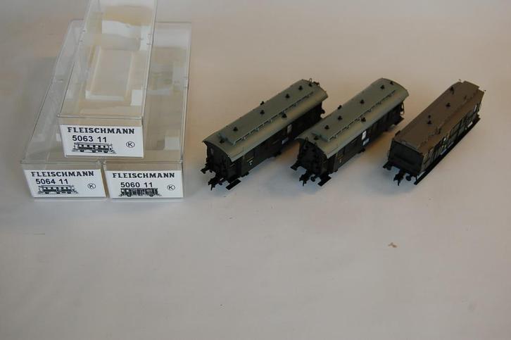 FLEISCHMANN WAGENSET., Hobby en Vrije tijd, Modeltreinen | H0, Zo goed als nieuw, Wagon, Gelijkstroom, Fleischmann, Ophalen of Verzenden
