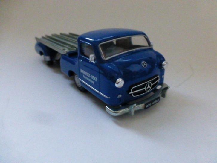 Conrad Mercedes-Benz Renntransporter (Das Blaue Wunder), Hobby en Vrije tijd, Modelauto's | 1:43, Zo goed als nieuw, Auto, Overige merken