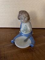 Lladro NAO Baby met bord, Ophalen of Verzenden