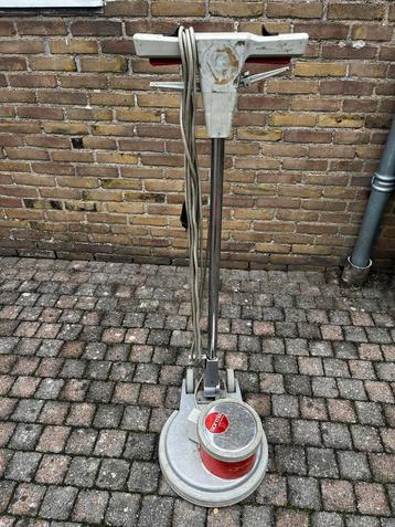 Boenmachine voor parketvloeren beschikbaar voor biedingen