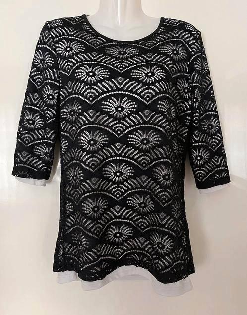 RM kanten top maat M, Kleding | Dames, Tops, Zo goed als nieuw, Maat 38/40 (M), Zwart, Korte mouw, Ophalen of Verzenden