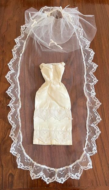 Vintage Barbie Here Comes The Bride. Jurk en Sluier beschikbaar voor biedingen