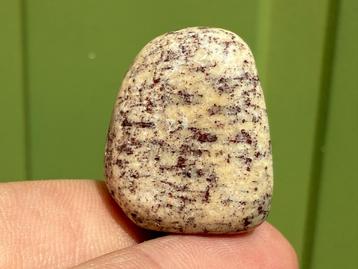 Aluniet broekzaksteen mineralen beschikbaar voor biedingen
