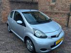 Leuke betrouwbare Toyota aygo te koop, Stof, Handgeschakeld, Grijs, Particulier