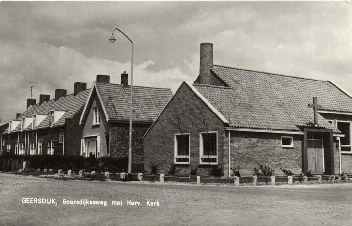 Geersdijk, Geersdijkseweg met Herv. Kerk - ongelopen, Verzamelen, Ansichtkaarten | Nederland, Ongelopen, Noord-Brabant, Voor 1920
