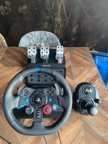 Logitech G29 racestuur met pedalen en schakelpook beschikbaar voor biedingen