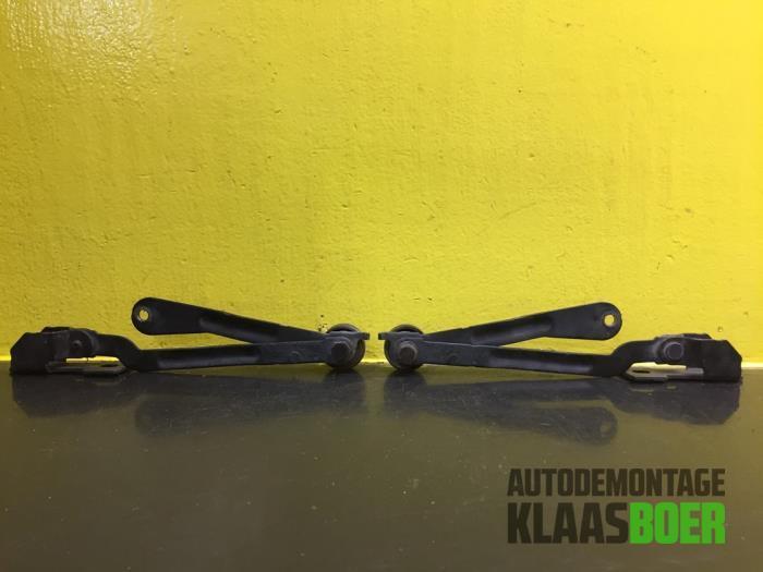 Scharnier Achterklep van een Volvo XC90, Auto-onderdelen, Overige Auto-onderdelen, Volvo, Gebruikt, 6 maanden garantie, 12 maanden garantie