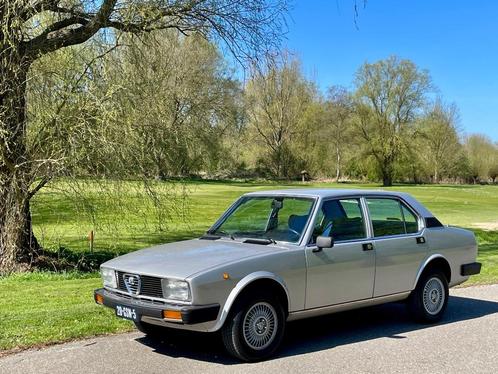 Alfa Romeo Alfetta 1981, nieuwe 2.0 L motor,  veel karakter!, Auto's, Alfa Romeo, Bedrijf, Overige modellen, Lichtmetalen velgen