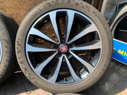 Mooie 17” Fiat Tipo / Doblo bicolor velgen + 225/45 R17, Auto-onderdelen, Banden en Velgen, Banden en Velgen, Zomerbanden, 17 inch