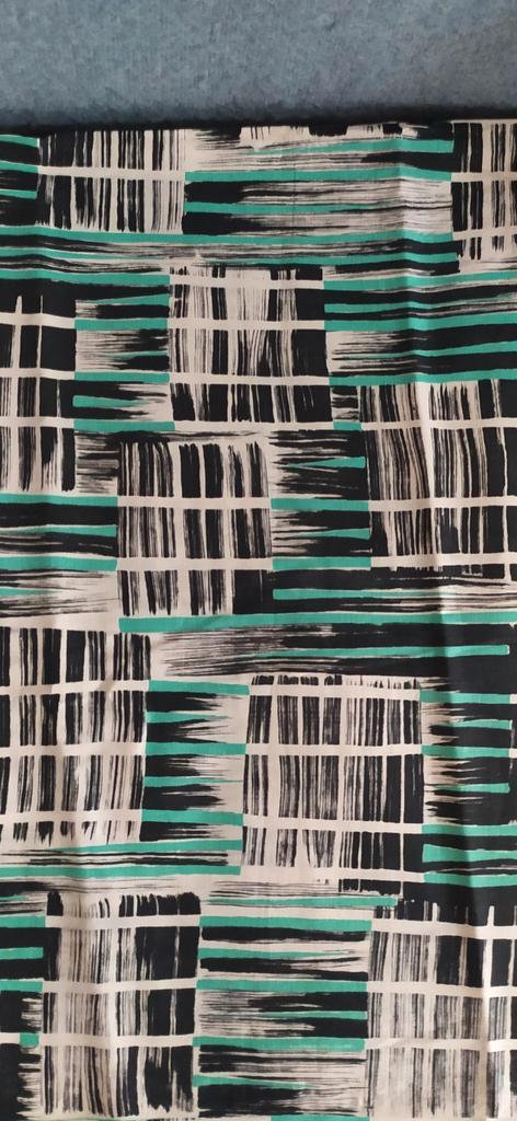 Jaren 50 grote lap stof, katoen gebroken wit/groen/zwart., Hobby en Vrije tijd, Stoffen en Lappen, Nieuw, Katoen, 30 tot 120 cm