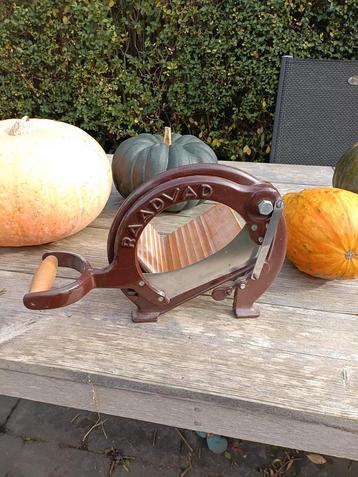 Raadvad Broodsnijder - Vintage keukenaccessoire beschikbaar voor biedingen
