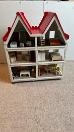 Mooi houten poppenhuis. Incl inventaris, Ophalen of Verzenden, Zo goed als nieuw