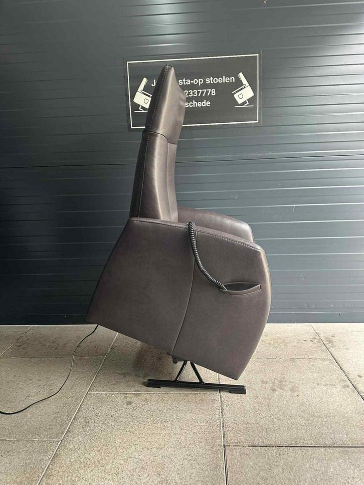 Sta op stoel merk fitform, Huis en Inrichting, Fauteuils, Zo goed als nieuw, Leer, 50 tot 75 cm, Minder dan 75 cm, Ophalen