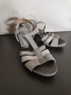 Gabor maat 5 1/2 haaken leer binnen,buiten,taupe kleur, Ophalen of Verzenden, Zo goed als nieuw, Overige kleuren, Sneakers of Gympen