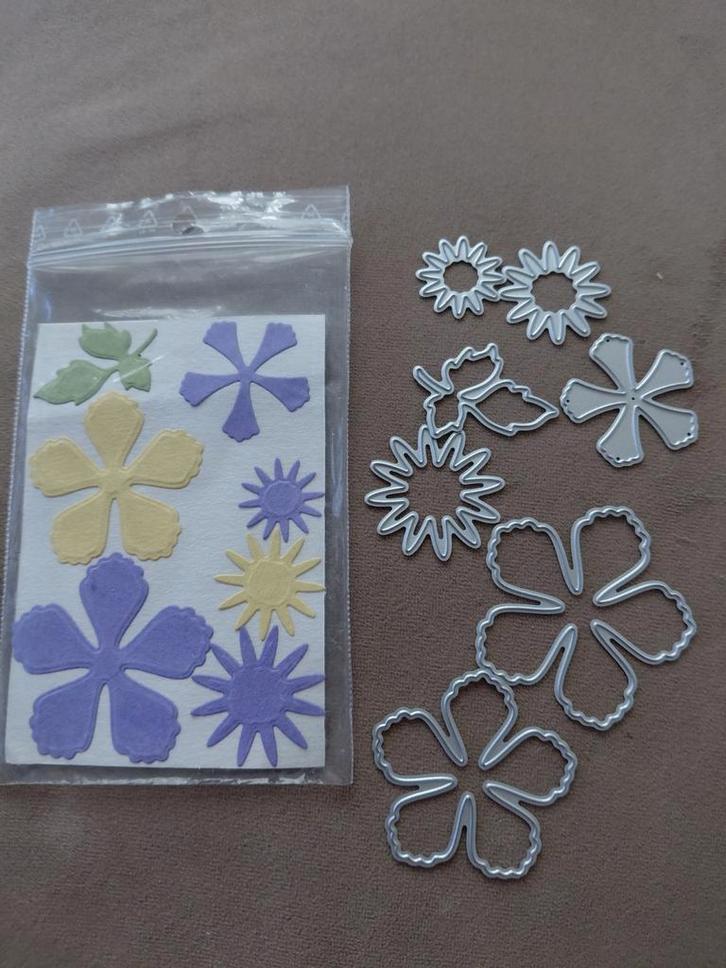 Diverse snijmallen voor kaarten maken, Hobby en Vrije tijd, Knutselen, Gebruikt, Materiaal, Ophalen of Verzenden