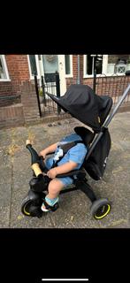 Doona Liki Trike s5 Luxe Opvouwbare Driewieler Nitro Black, Ophalen, Zo goed als nieuw, Doona, Duwstang